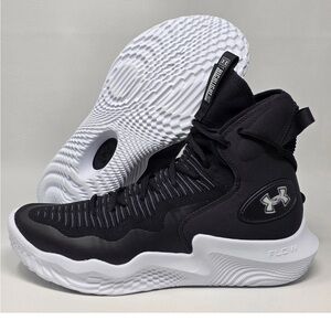 Under Armour UA Ace Highlight Women's Volleyball Shoes. MSRP $140. Size 7.5